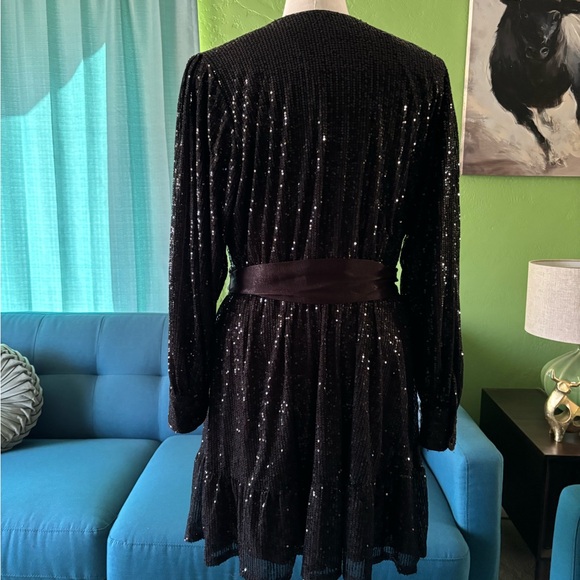 Holiday dress - Picture 7 of 10